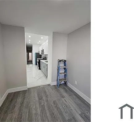 3 bed, $3,811 — Photo 3