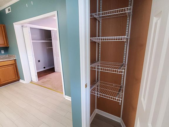 Kitchen pantry