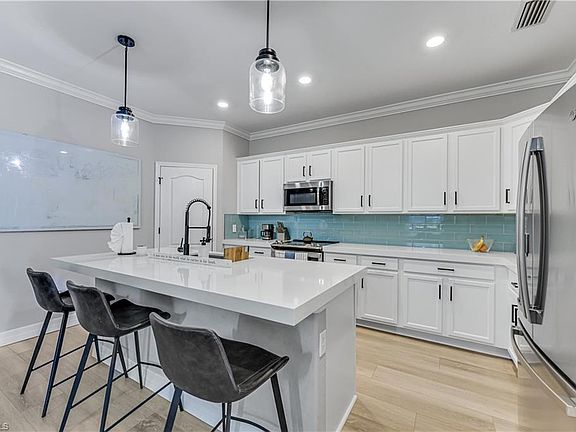4th image of 4331 Raffia Palm CIR