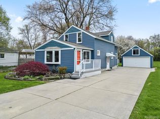 3069 Eastwood Dr, Rochester Hills, MI 48309