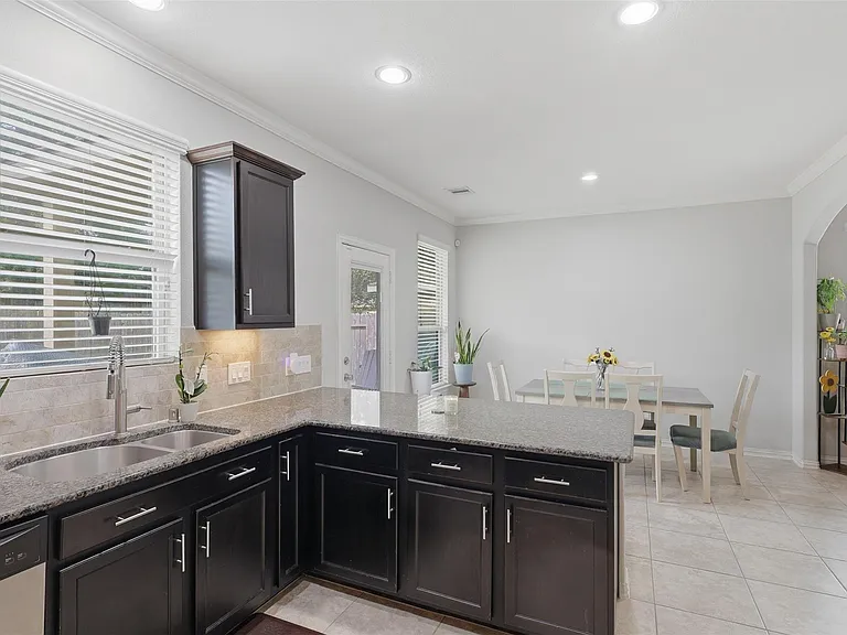 2244 Ivy Wall Dr — Photo 10