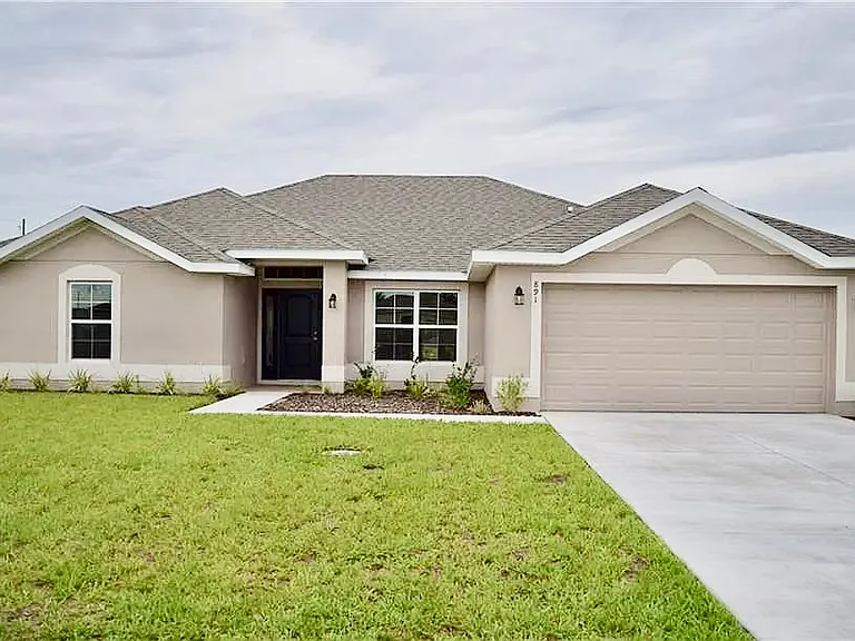 720 Desmoines Dr — Photo 1