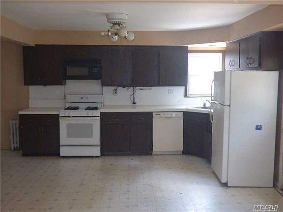 5th image of 2022 Charles St