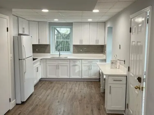 (undisclosed Address), Fairfield, CT 06825