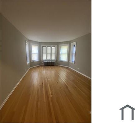 3rd image of 6930 S Oglesby Ave #3011