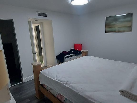 5th image of 6336 Newtown Cir #0