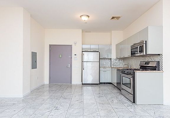5th image of 37-34 29th St #2B