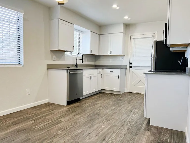 Reserve on Ray — Photo 12