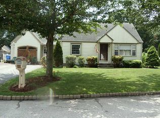 67 Scotland Rd, Cranston, RI 02920