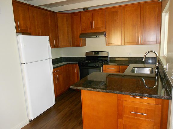 2nd image of 1252 Johnson St