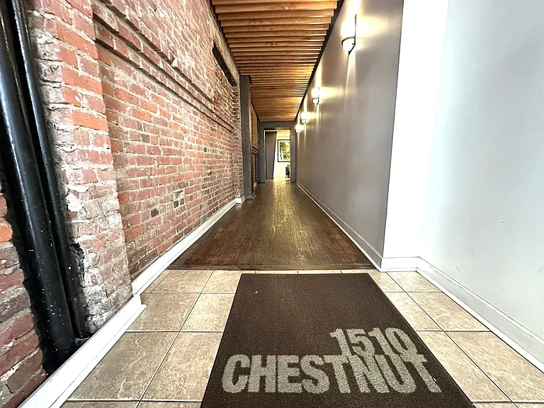 1510 Chestnut St #803 — Photo 5