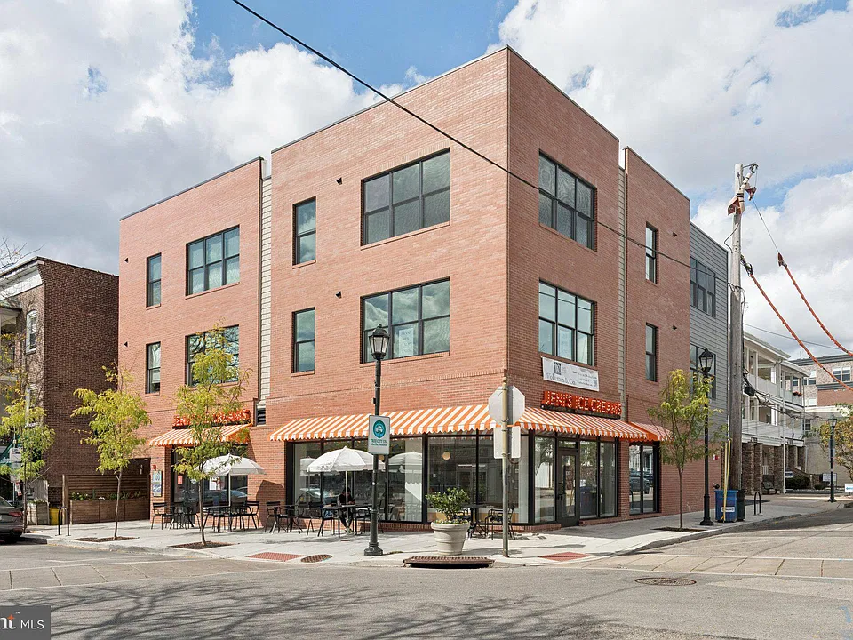 100 Forrest Ave #303