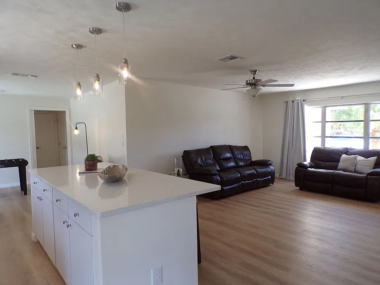 1148 Salina Ave — Photo 8