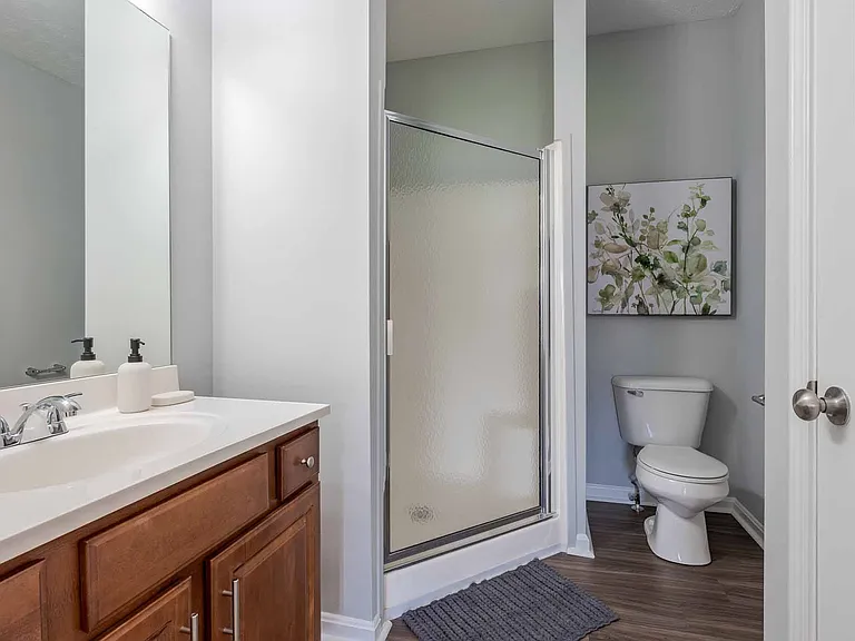 Blankenbaker Crossings Apartment Homes — Photo 8
