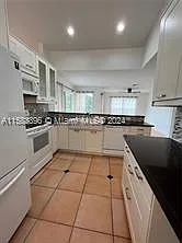 3 bed, 2.5 bath, $3,800 — Photo 2