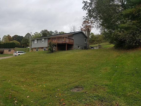 3rd image of 2970 Woodland Dr