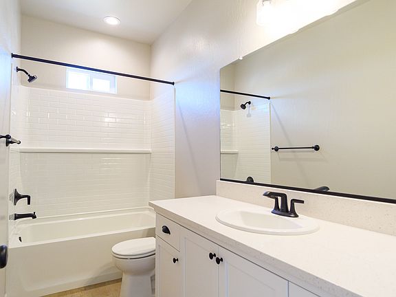 4th image of 707 Arrowhead Dr #G3x1kv