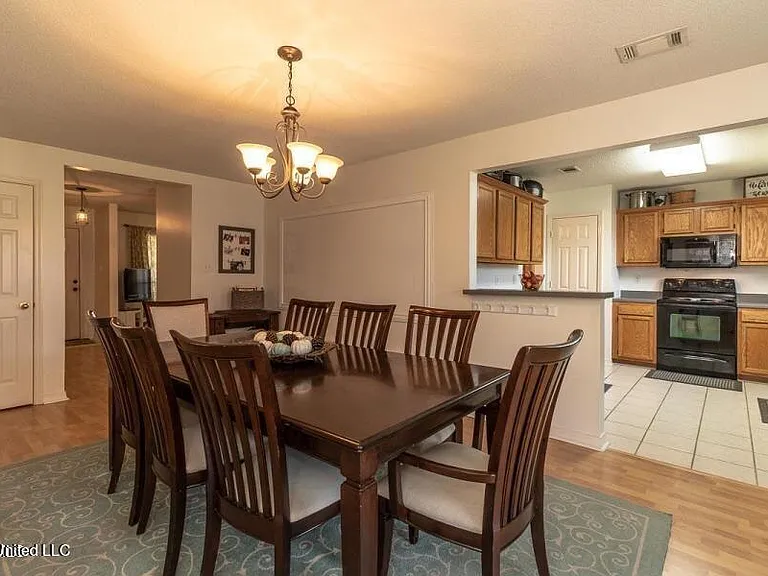 16222 Saddle Dr — Photo 16