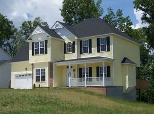 102 Bridgeway Ct, Jacksonville, NC 28540