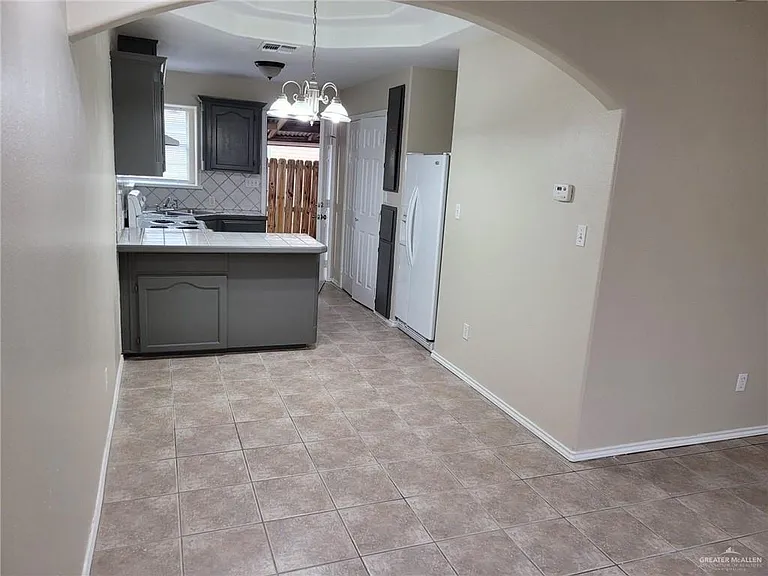 813 W Bronze Dr #4 — Photo 5