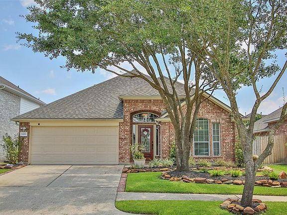 Welcome home! Lovely single story home on a cul-de-sac street in a popular gated community! Mature trees and landscaping, recent roof (2015), and charming curb appeal.