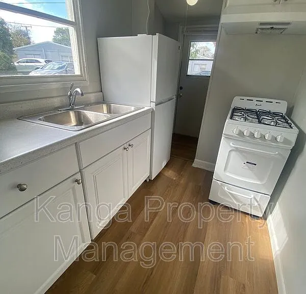 3723 Morton Ave #5 — Photo 9