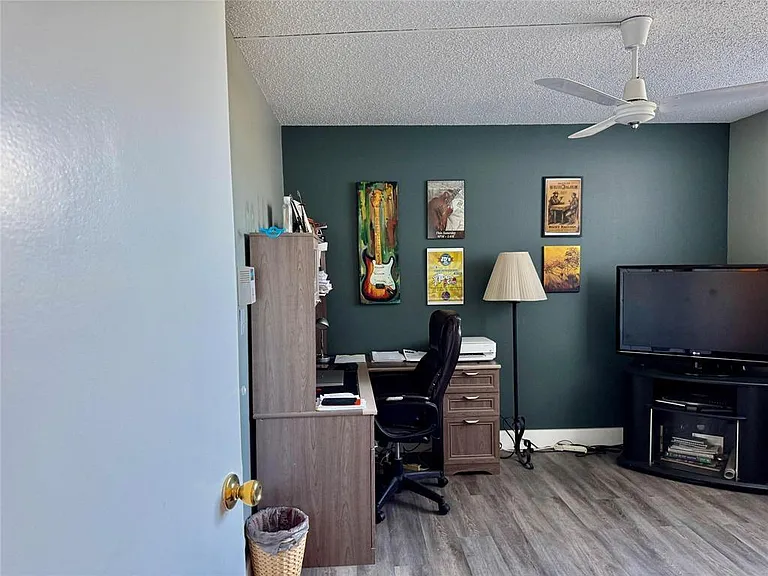 1800 SW 81st Ave #1307 — Photo 17