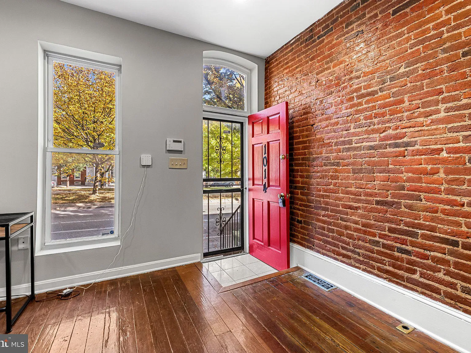 3 bed, 2.5 bath, 1800 sqft, $2,600 — Photo 3