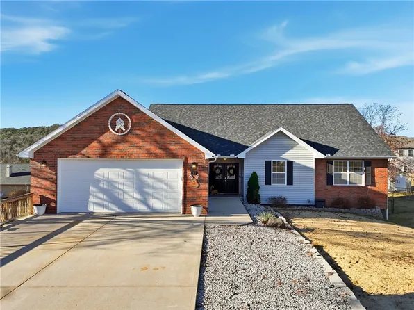 22 Bandy Dr, Holiday Island, AR 72631