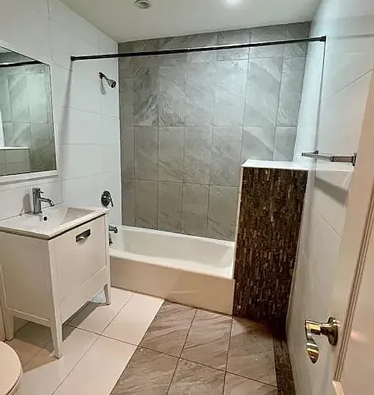 1073 Hancock St #1 — Photo 9