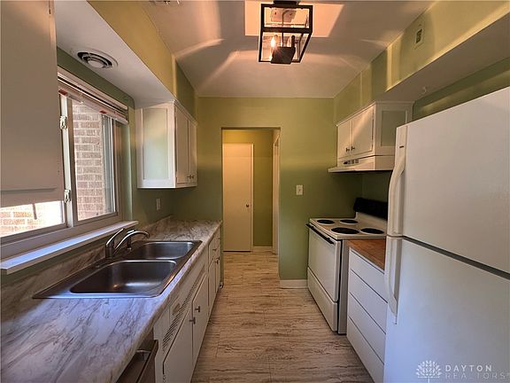 5th image of 2366 S Patterson Blvd #7