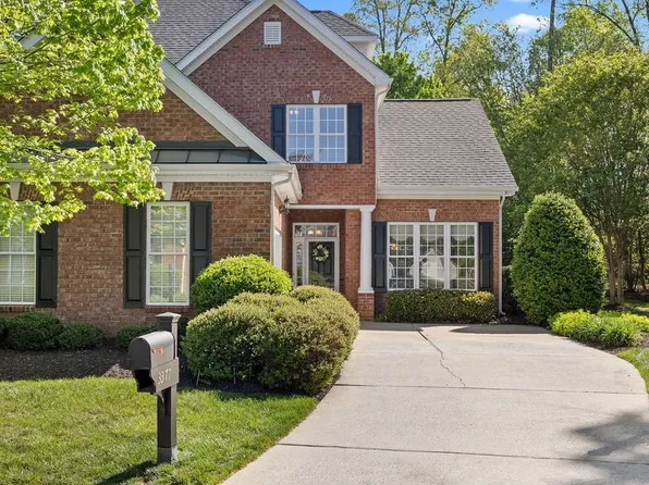 3377 Manor Grove Cir, Glen Allen, VA 23059