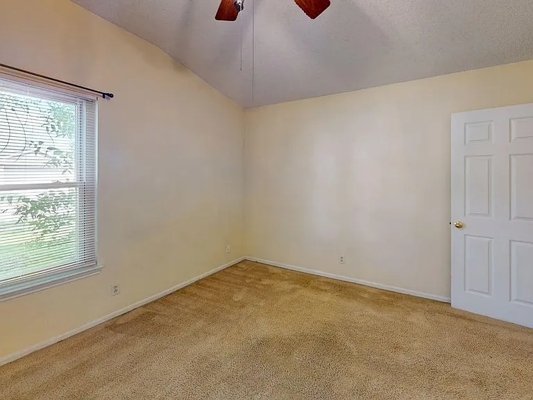 1810 Gautier Ave — Photo 11