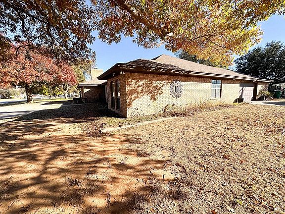 3rd image of 2427 Paradise St