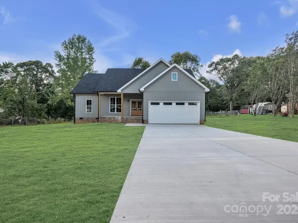 1909 33rd St NE, Hickory, NC 28601