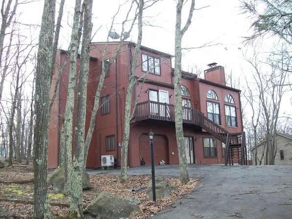 114 Summerton Cir, East Stroudsburg, PA 18301