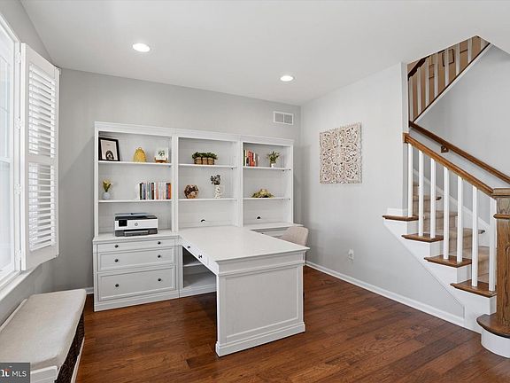 4th image of 401 Quigley Dr