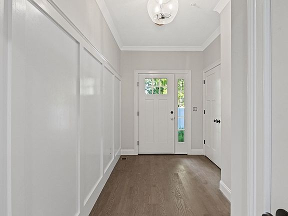 5th image of 17 Glenwood Ave #E