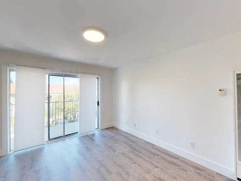 2252 Parker Street — Photo 22