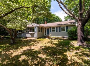 13 Roxbury Rd, Niantic, CT 06357