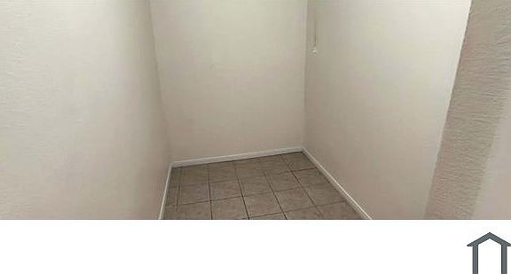 5th image of 412 W Monroe Ave APT 4