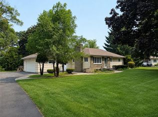 483 Brookview Dr, Rochester, NY 14617