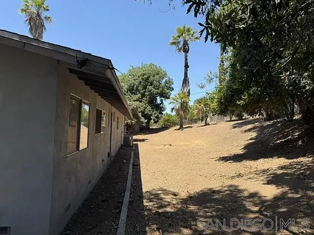 3 bed, 2.0 bath, 1468 sqft, $3,650 — Photo 4