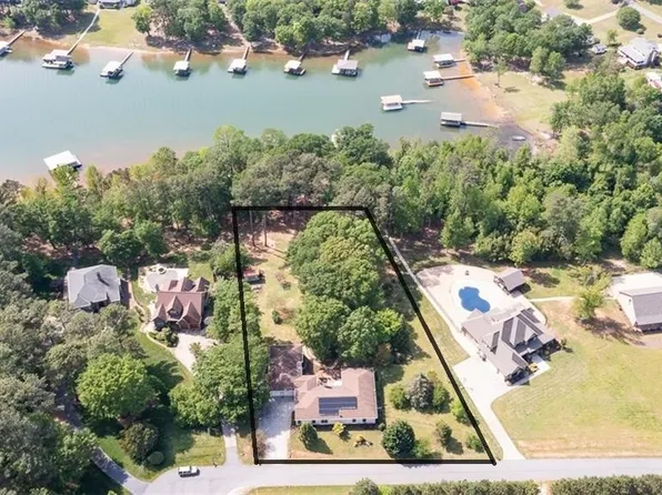 110 Tyra Ln, Townville, SC 29689