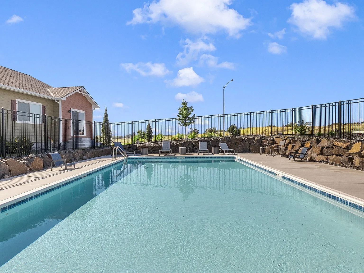 Tides at Willow Pointe — Photo 3
