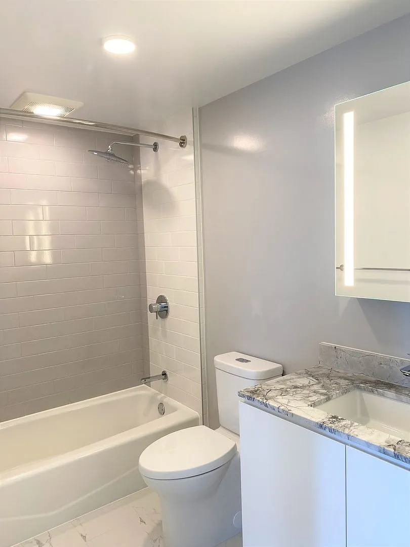Aalii - High Floor 1 Bedroom 1 Bath 1 Parking with Ocean Views — Photo 2