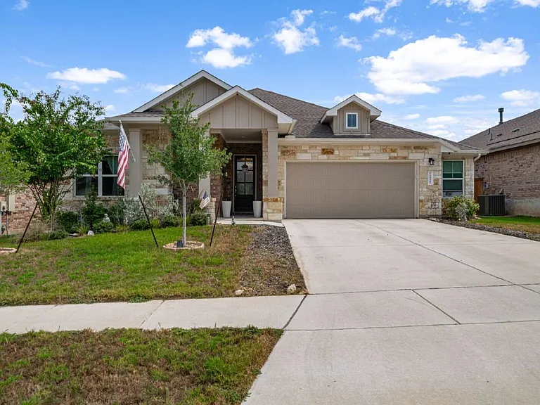 2227 Quince Ave — Photo 1