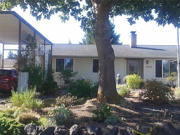 3rd image of 1610 Violet Meadow St S