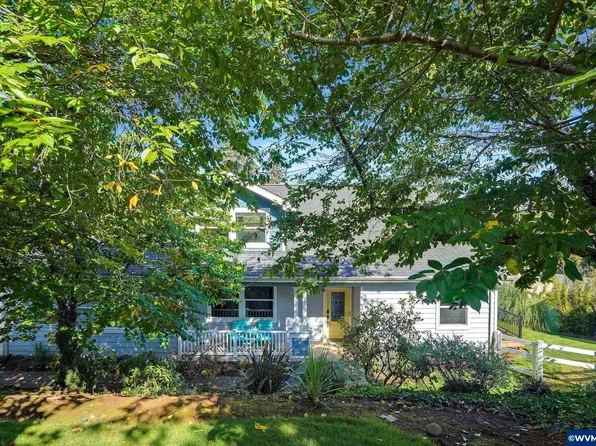 1621 Skyway St S, Salem, OR 97302