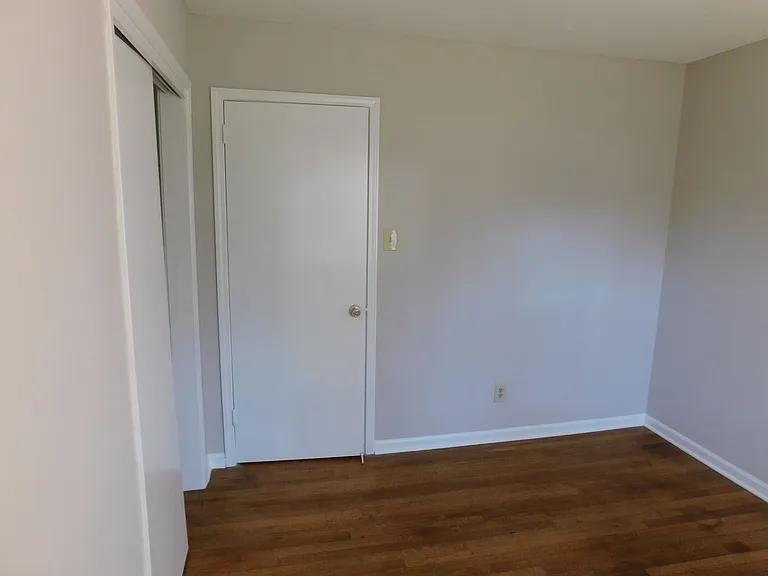 8550 Darlington Cv — Photo 26